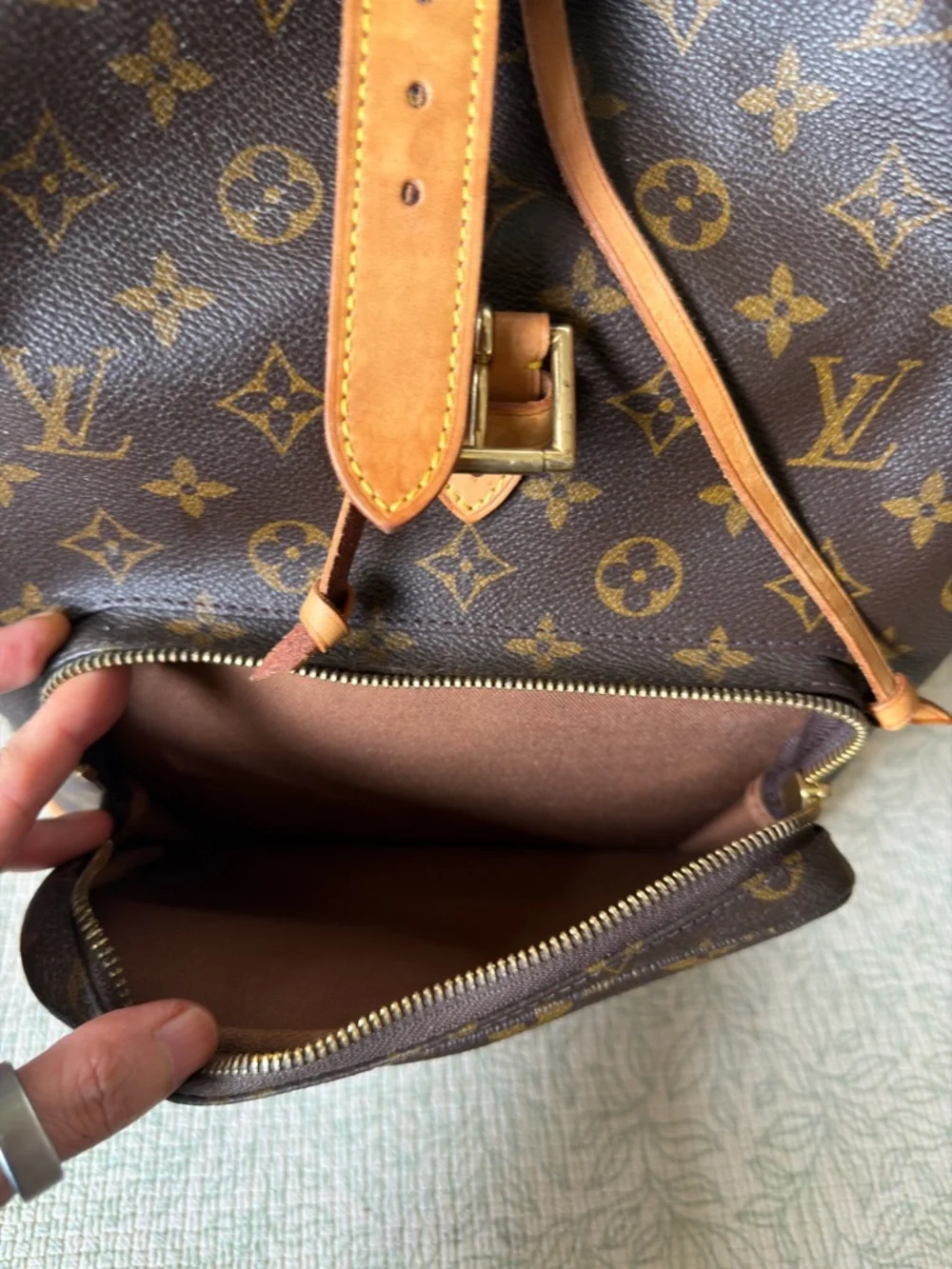 Louis Vuitton Montsouris GM Backpack Monogram (Vintage) - Picture 4 of 15